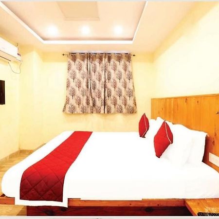 Hotel Royal Orbit Bangalore Buitenkant foto