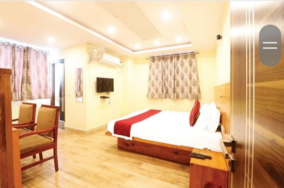 Hotel Royal Orbit Bangalore Buitenkant foto
