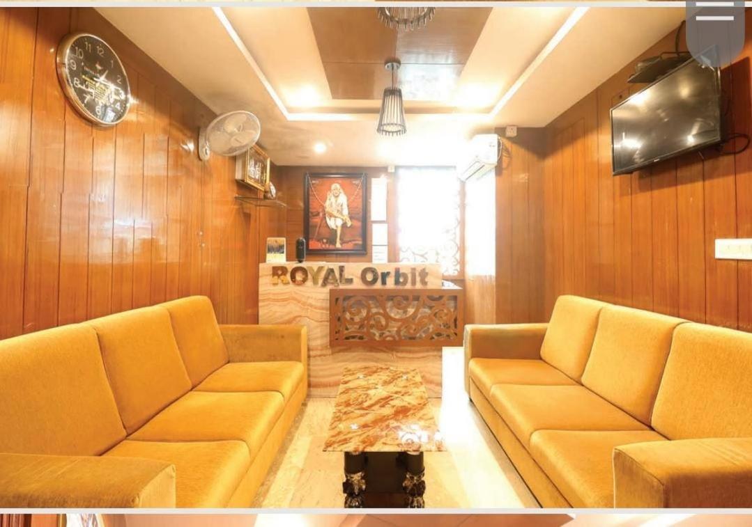 Hotel Royal Orbit Bangalore Buitenkant foto