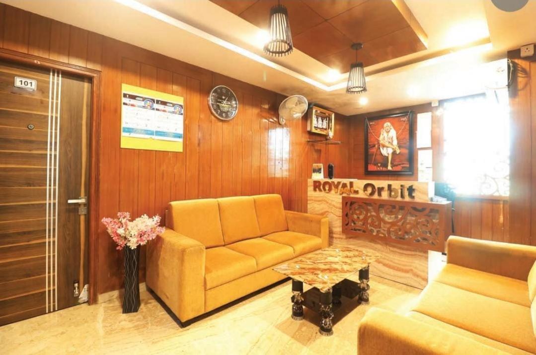 Hotel Royal Orbit Bangalore Buitenkant foto